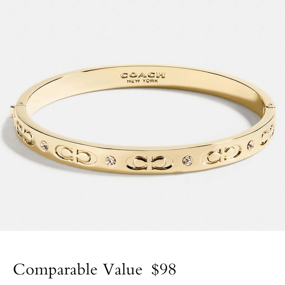 New! Coach Kissing C 💋 Hinged Bangle in Gold